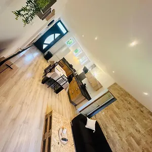 https://charmant-t3-avec-jardin.fr-provencehotel.com